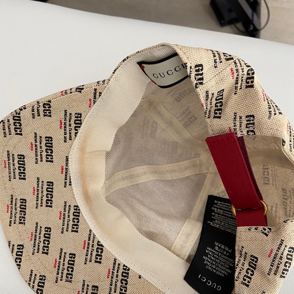 Authentic Gucci Hat come with dust bag in excellent condition - Picture 3 of 3